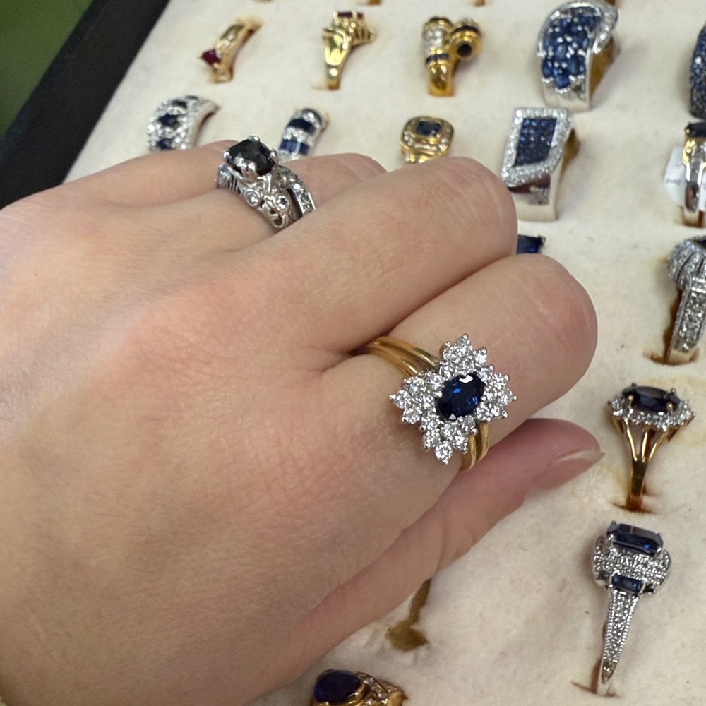Yellow gold, Sapphire and diamond ring - size 7 1/2